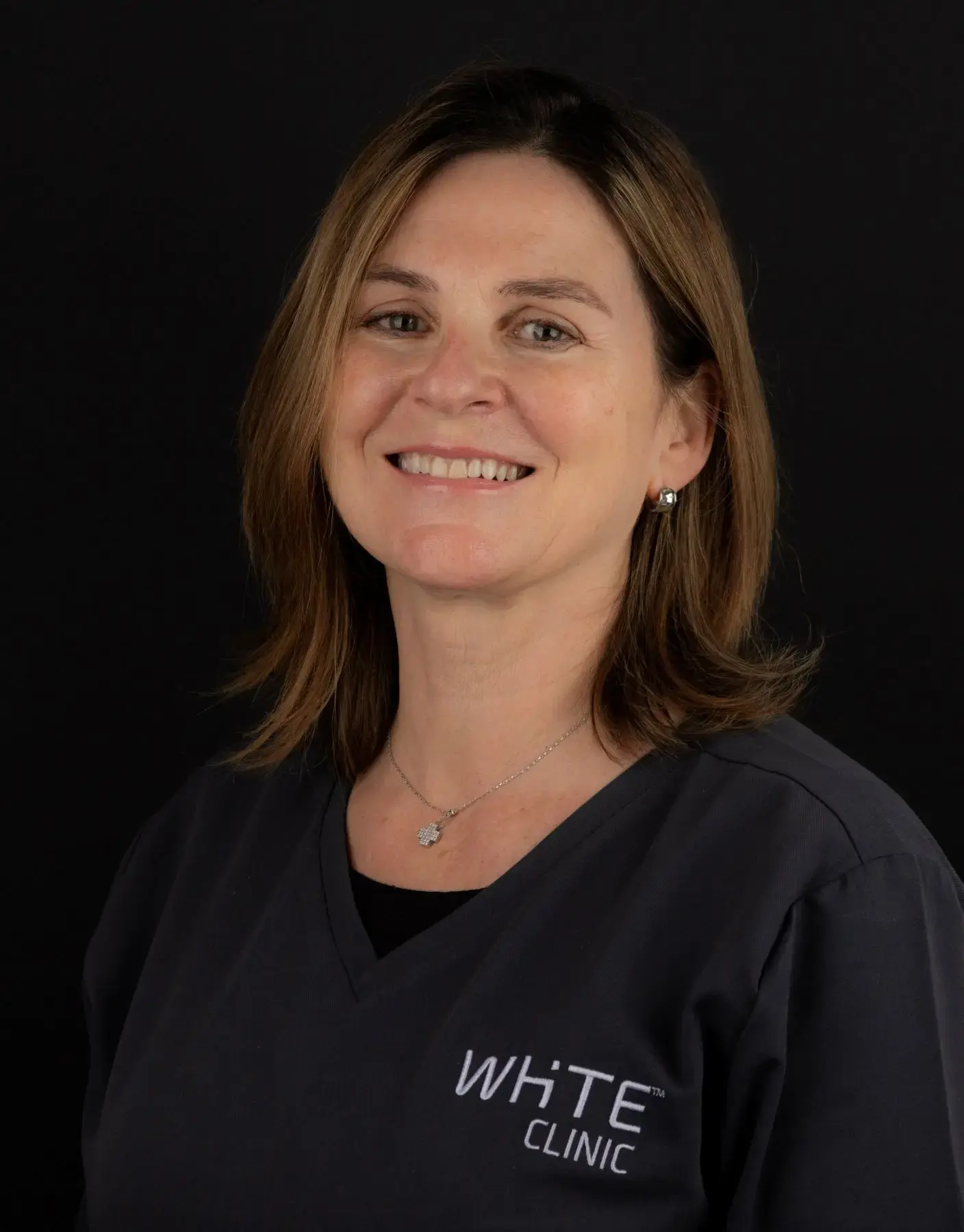 Dra. Alessandra Curto - Médica Dentista na White Clinic